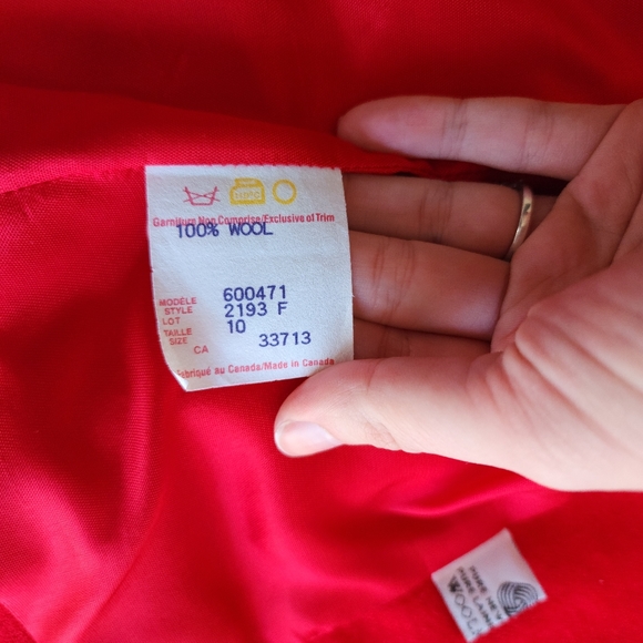 Women's Devonshire Cream 100% Wool Blazer in Red with Black Accents, Size 10 - Picture 4 of 7